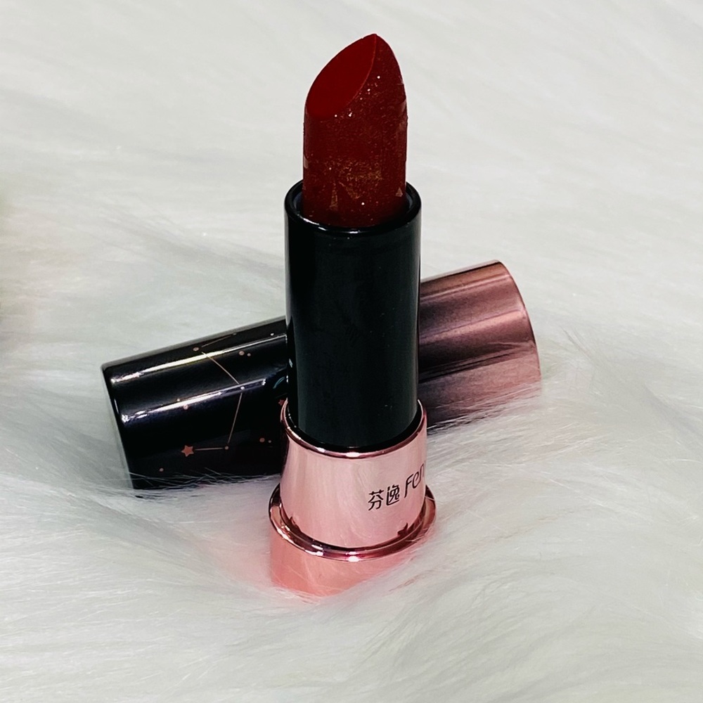 Lipstick - Picture 4 of 4